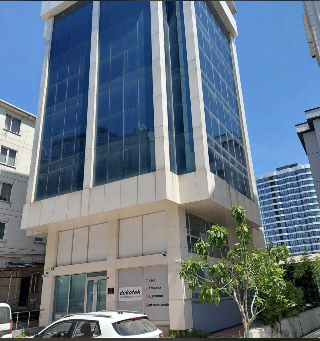 Pendikte Satılık Plaza