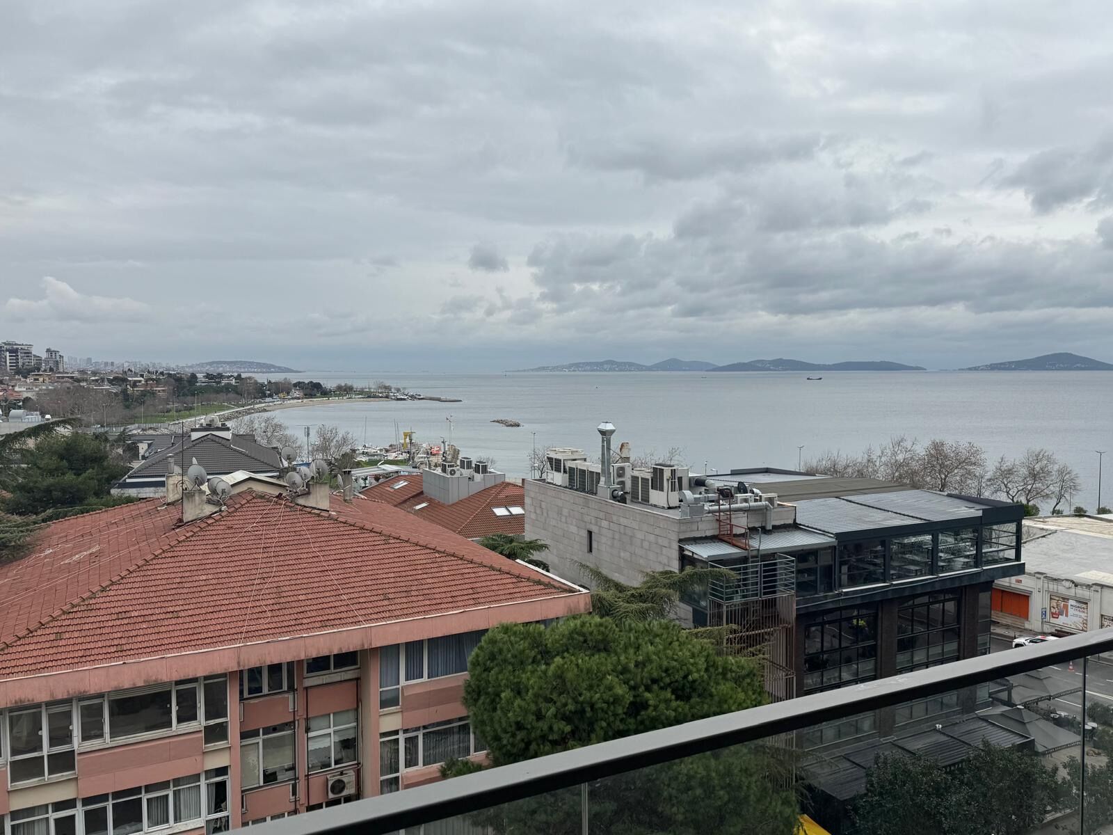 Kadıköy Erenköyde Deniz Manzaralı Satılık Daire