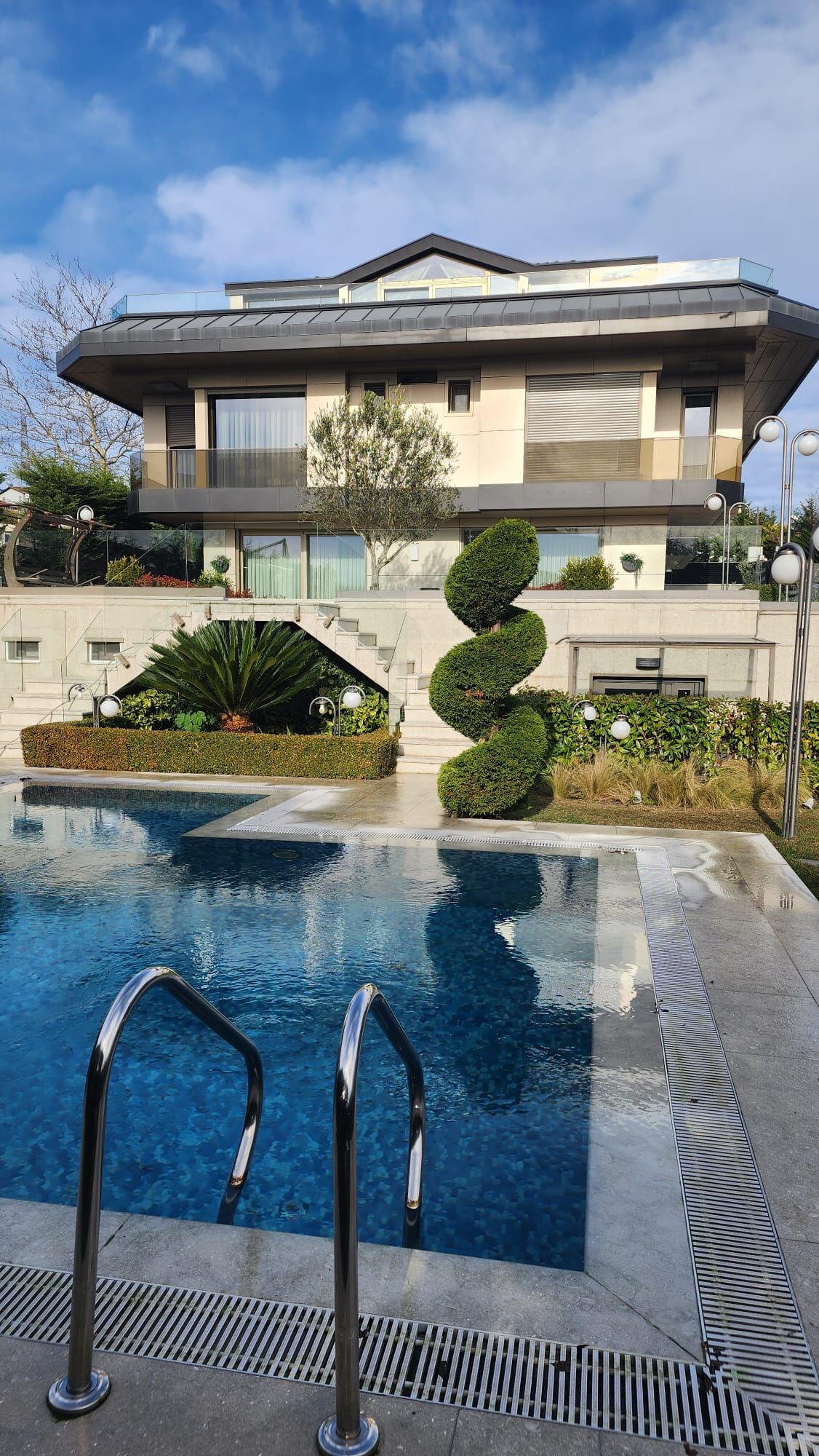 Sarıyer Maden Boğaz Manzaralı Ultra Lüks Satılık Villa 